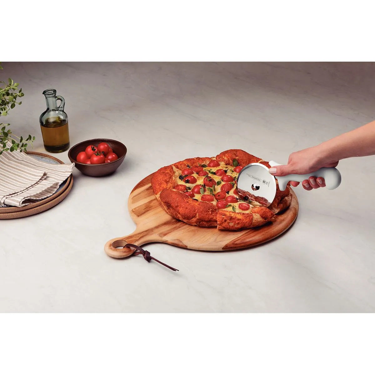 24686180 Cortador de Pizza Tramontina Profissional Master con Lámina en Acero Inoxidable