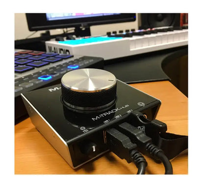 Interfaz de monitoreo USB  M-AUDIO M-TRACK HUB