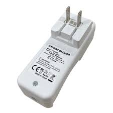 Cragador pilas AA, AAA Y 9V con pilas AA beston